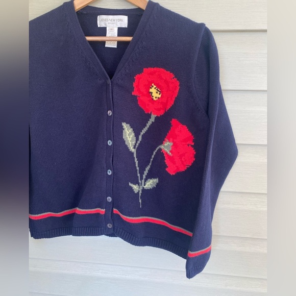 JONES NEW YORK SPORT vintage 90s cardigan navy red poppies floral sz M cottage - Picture 3 of 13
